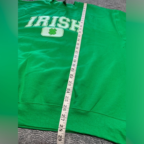 Green Unisex Irish Print Comfy Crew Neck Sweatshirt XL NWOT - Picture 6 of 11
